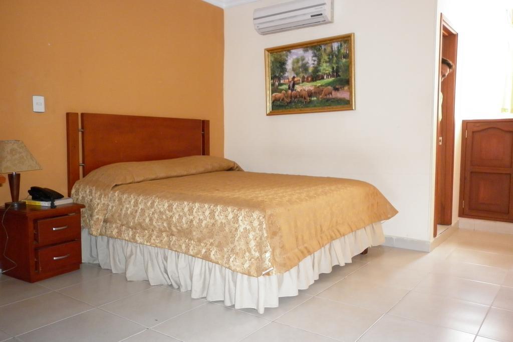 Hotel Cinera San Luis  Δωμάτιο φωτογραφία